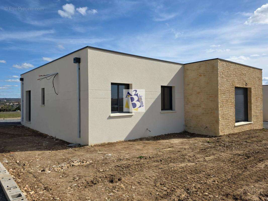 Maison à RUELLE-SUR-TOUVRE