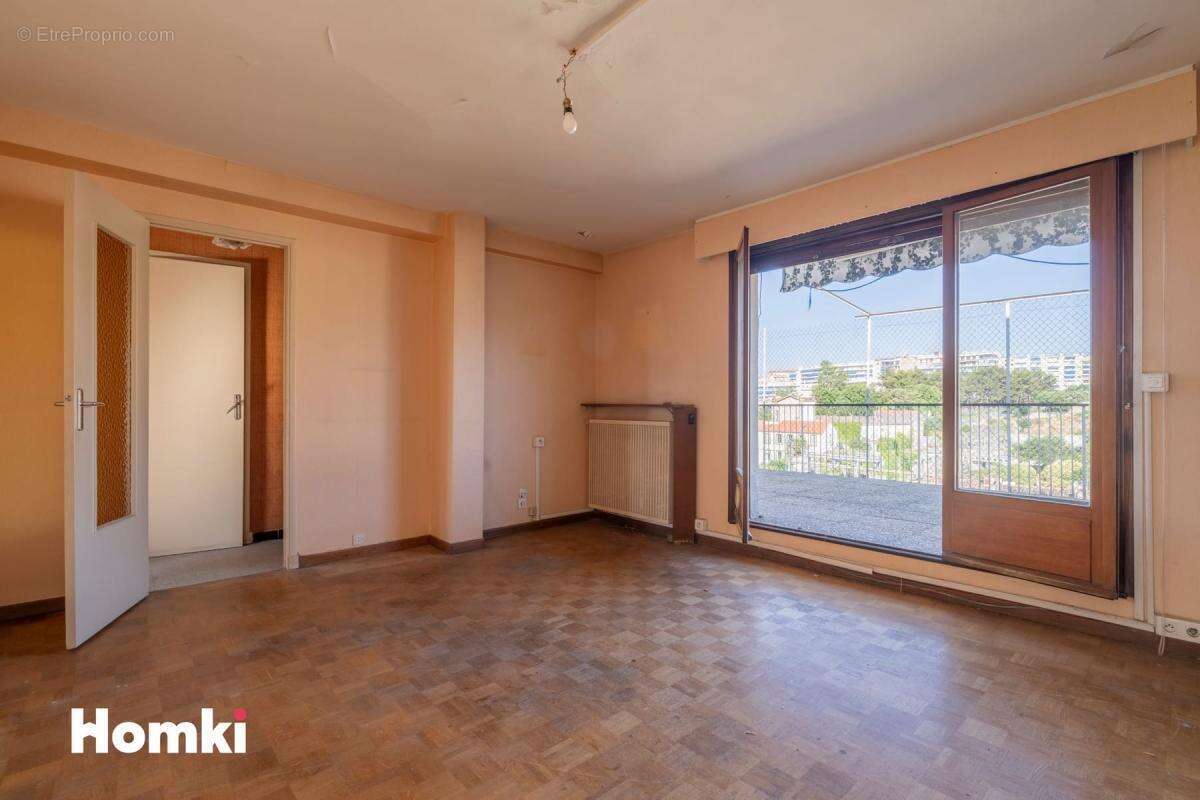 Appartement à MARSEILLE-4E