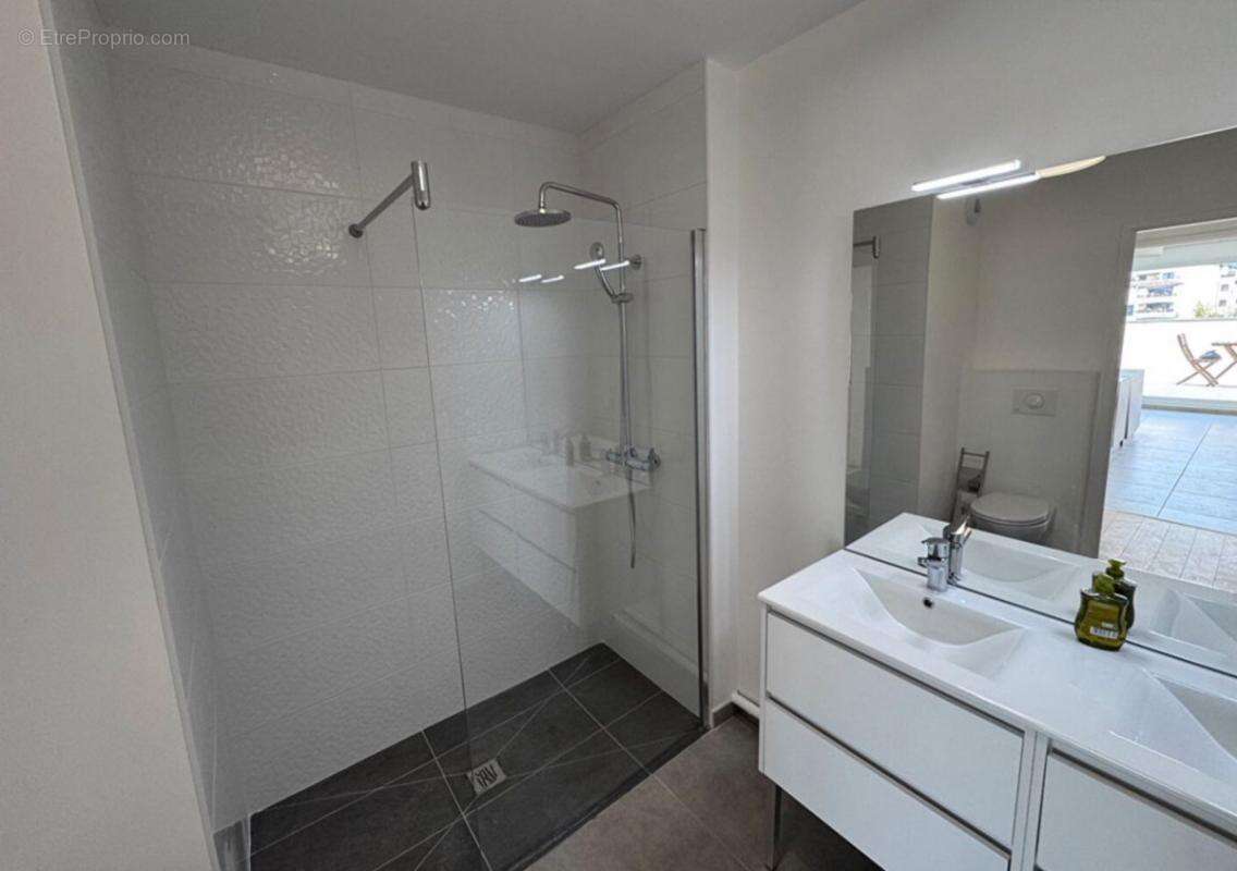 Appartement à CRAPONNE