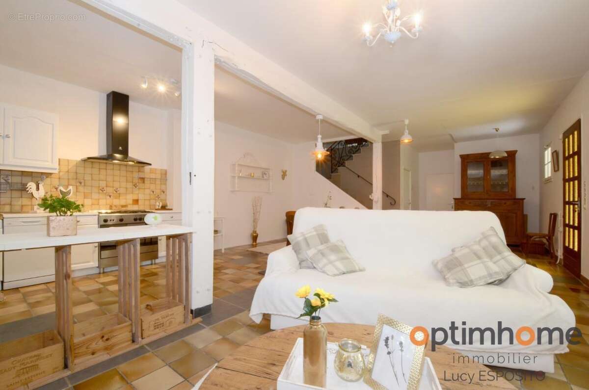 Propriété de 4 chambres au bord de la rivière à vendre - photo 4