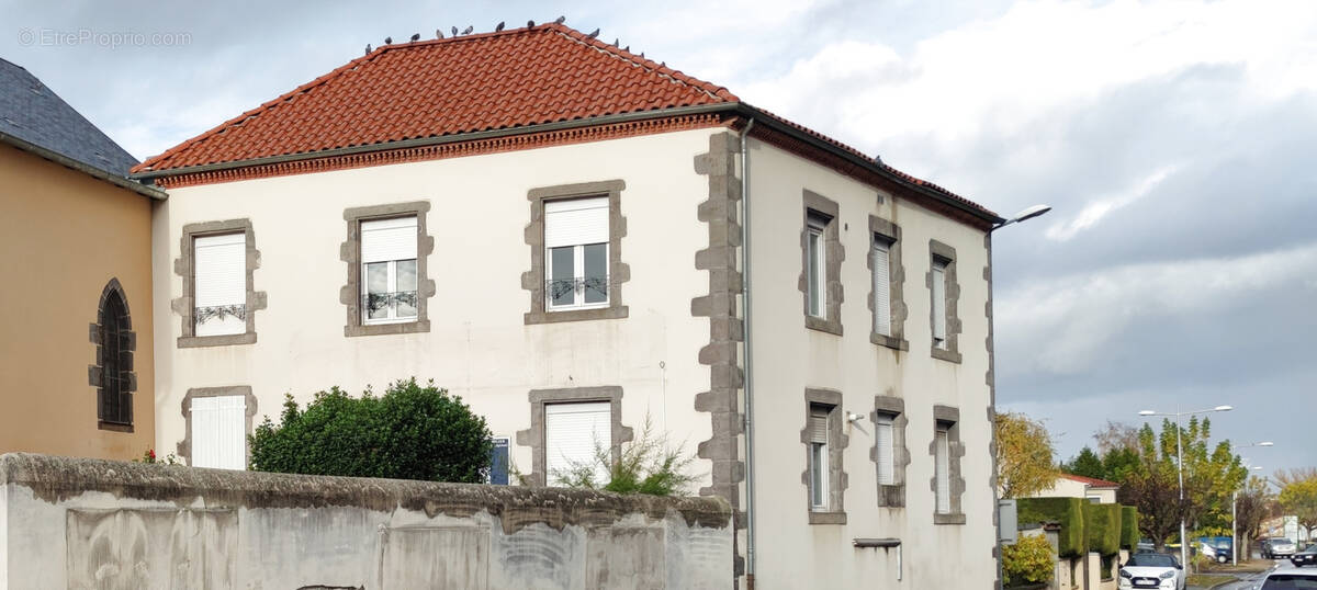 Maison à VEYRE-MONTON