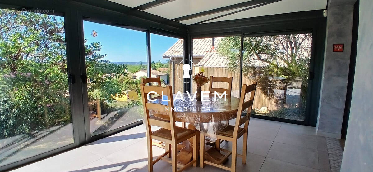 Maison 130 m² à Saint-Romain-La-Virvee  - photo 4