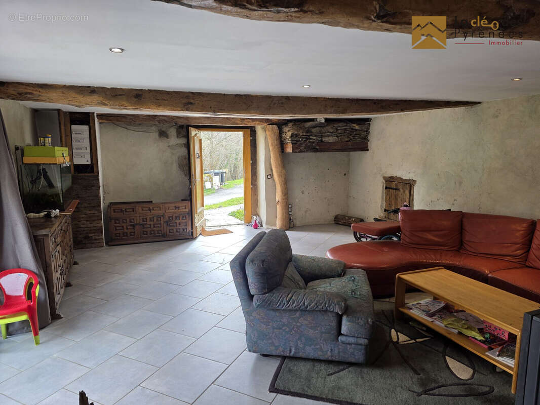 Maison à ESTAING