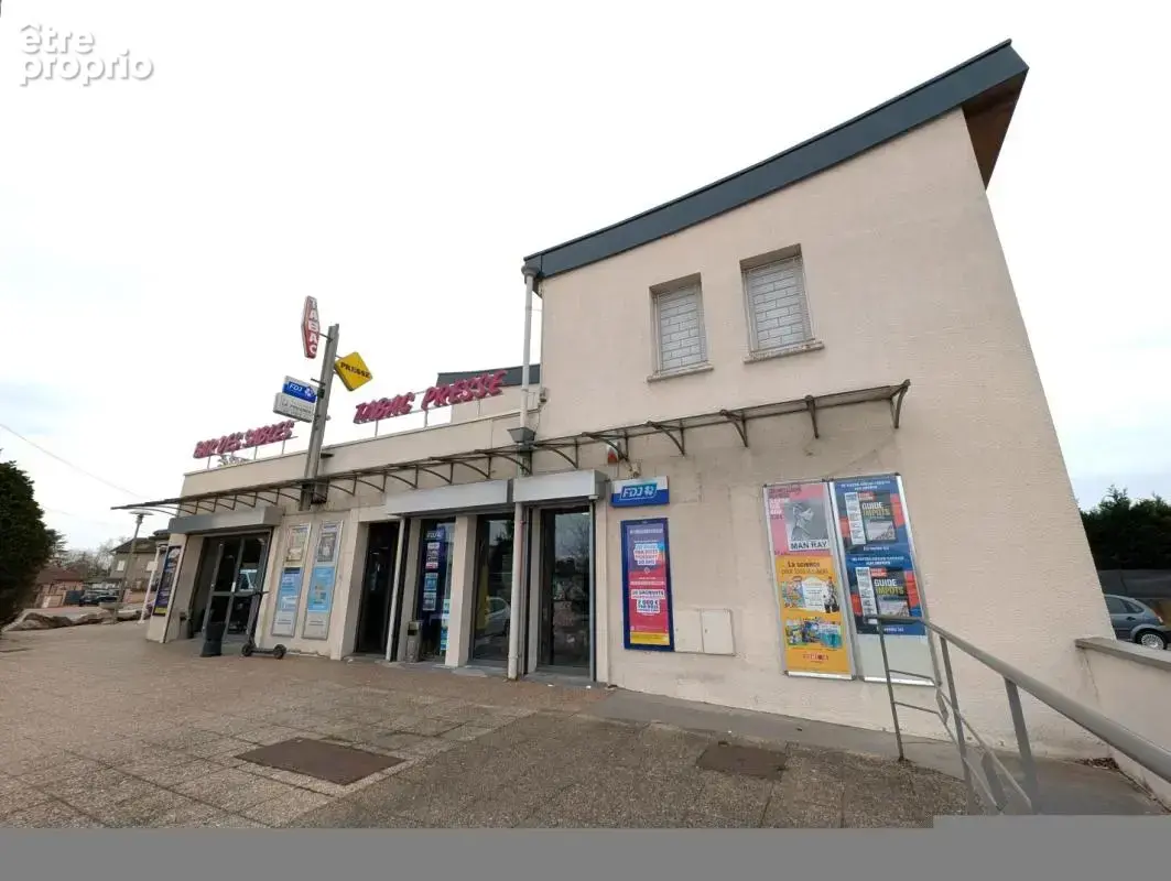 Commerce 240 m² à Mably  - photo 3