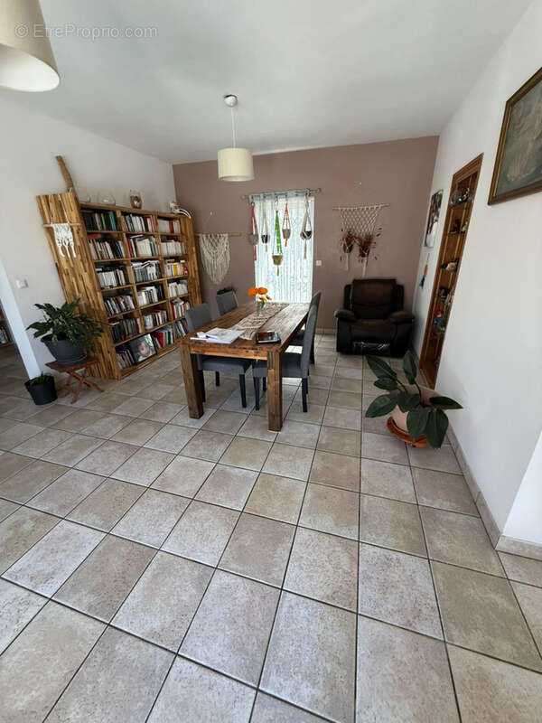 Belle villa T7- 170 m2 secteur LANGEVIN - photo 3