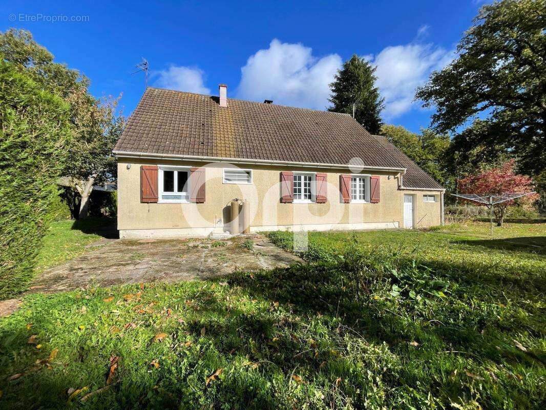 Maison à LE VAL-DAVID