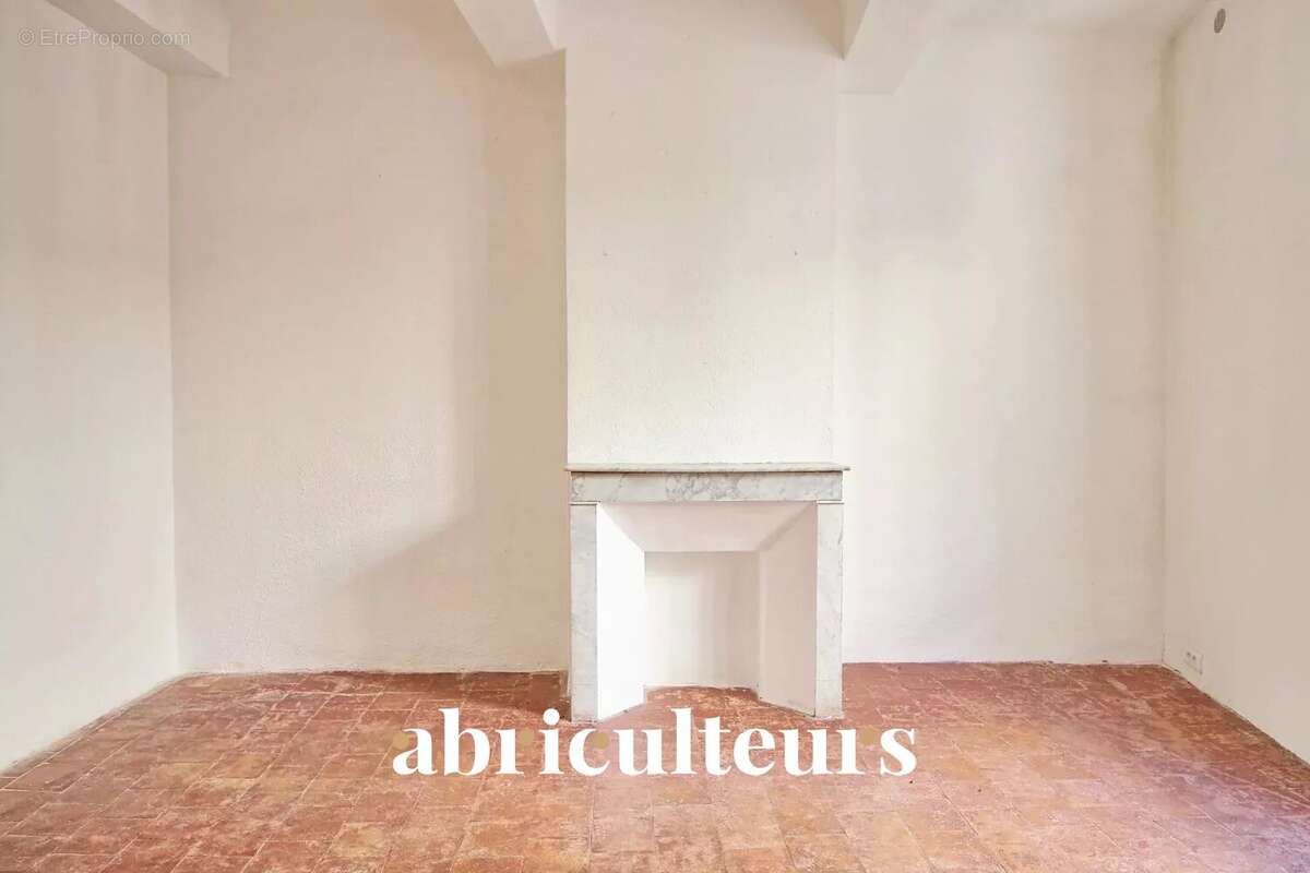 Appartement à ROGNES