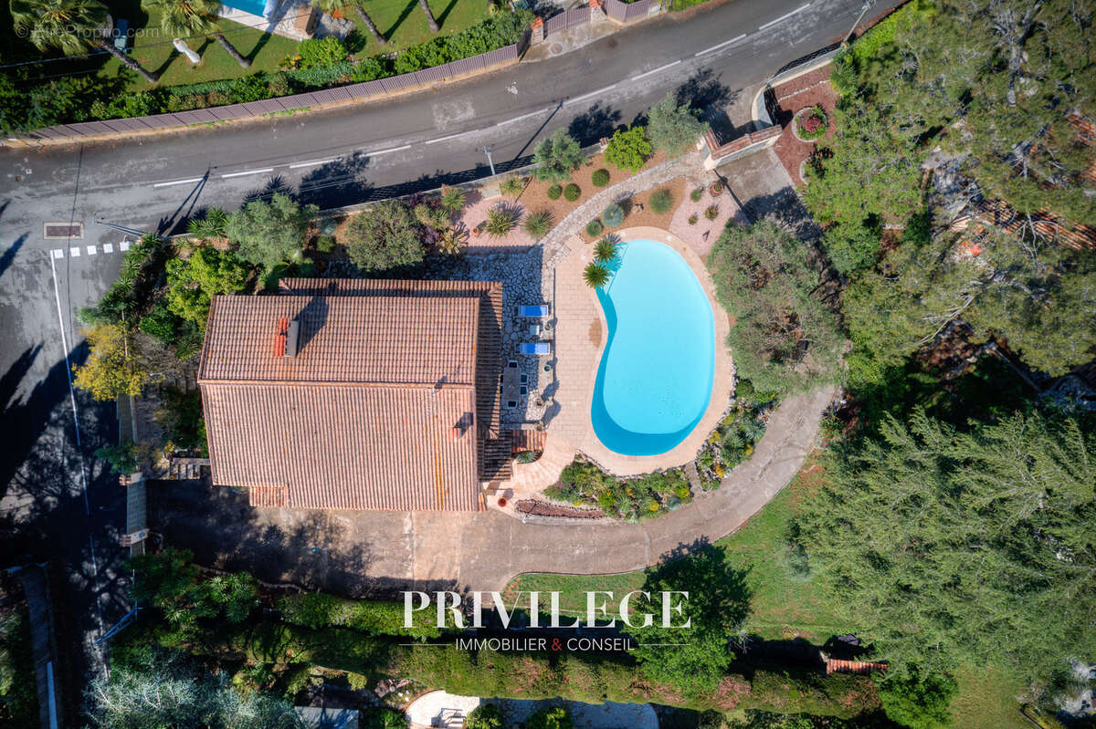 Maison à MOUGINS