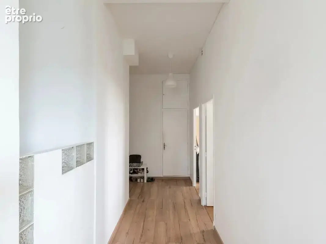 Grand studio de 47,28 m² en rez-de-chaussée - photo 4