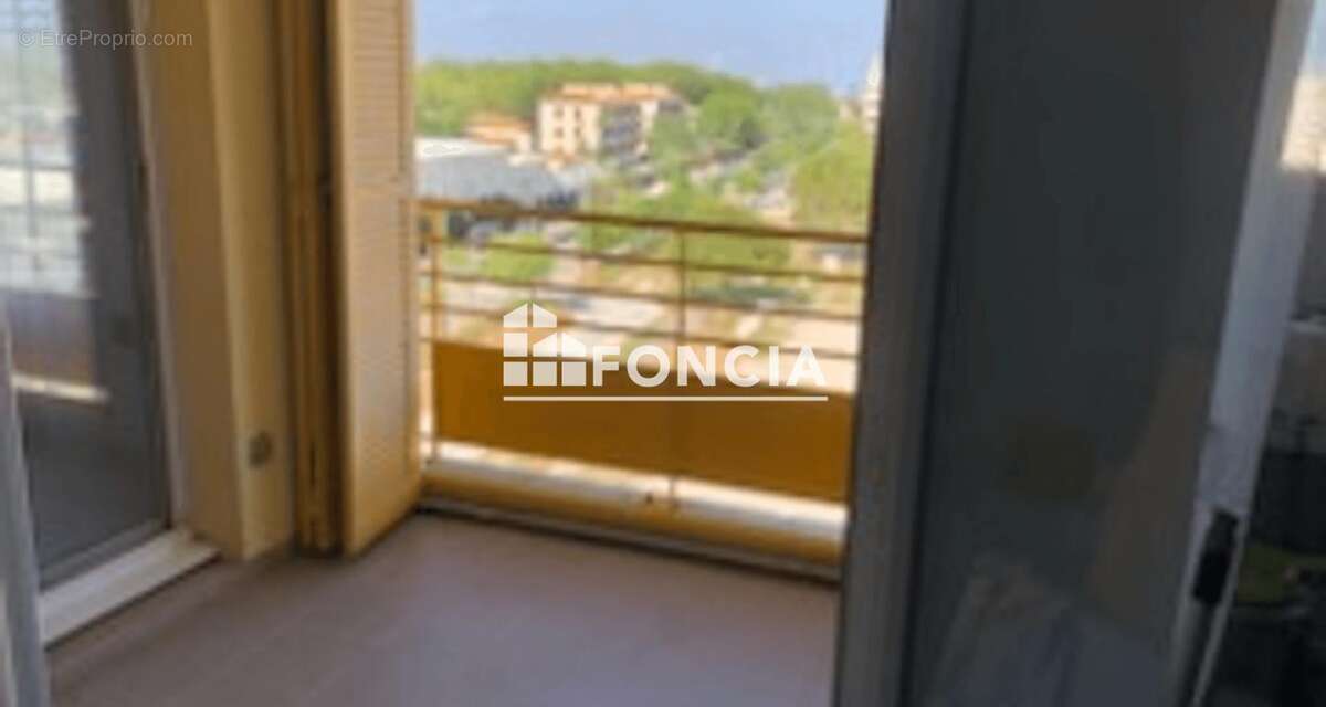 Appartement à PORT-SAINT-LOUIS-DU-RHONE