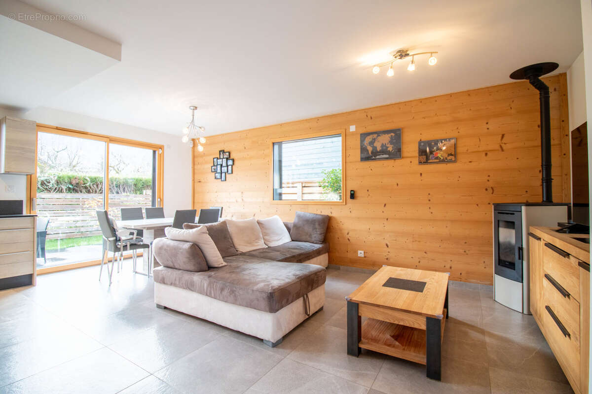 Maison à SAINT-PIERRE-EN-FAUCIGNY