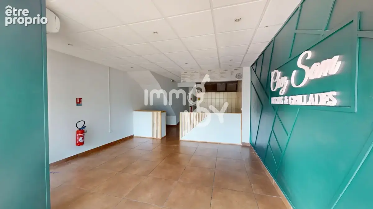 Immeuble de rapport  mixte - 124m2  local + t3 - 199 000€ - photo 2