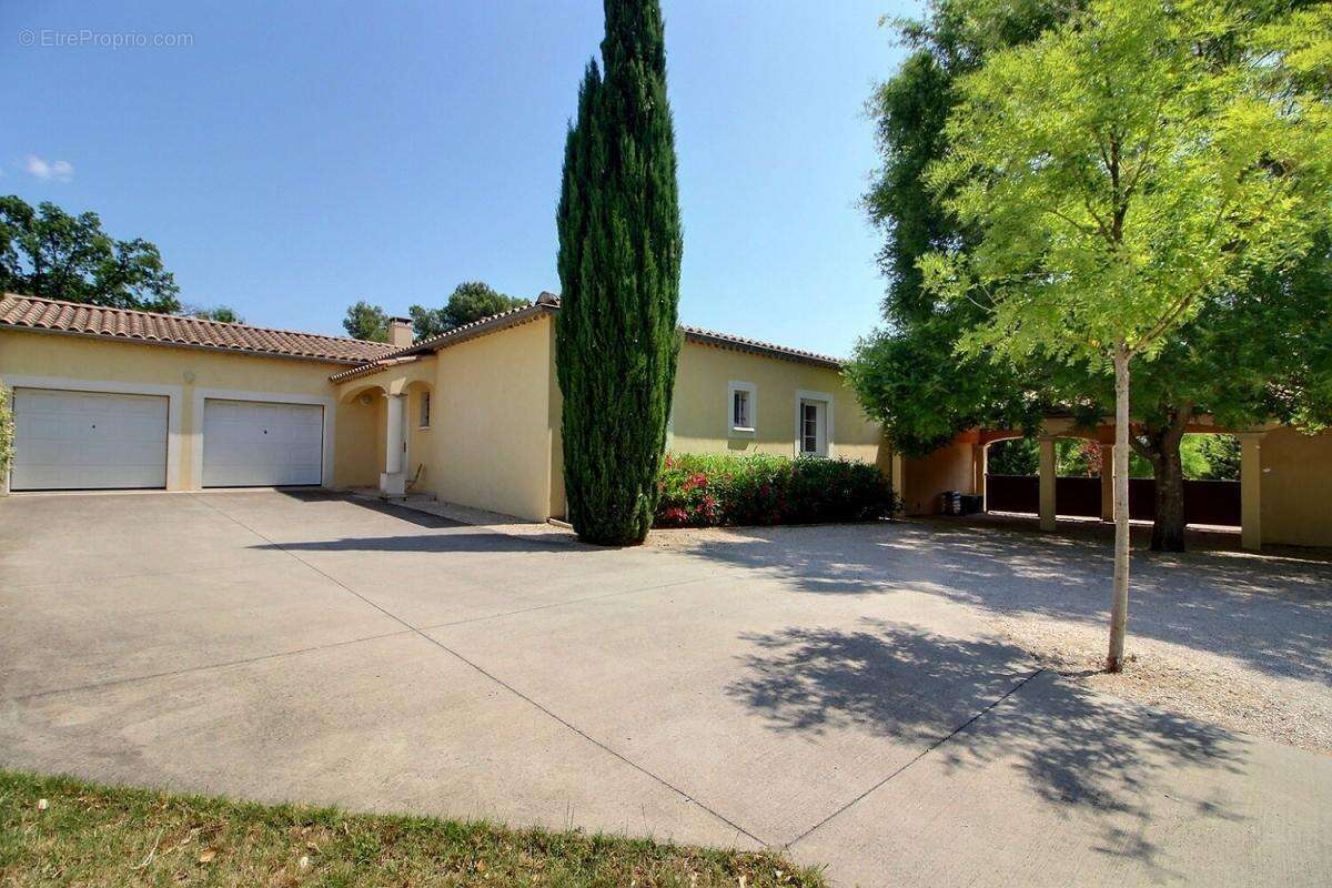 Maison à L&#039;ISLE-SUR-LA-SORGUE