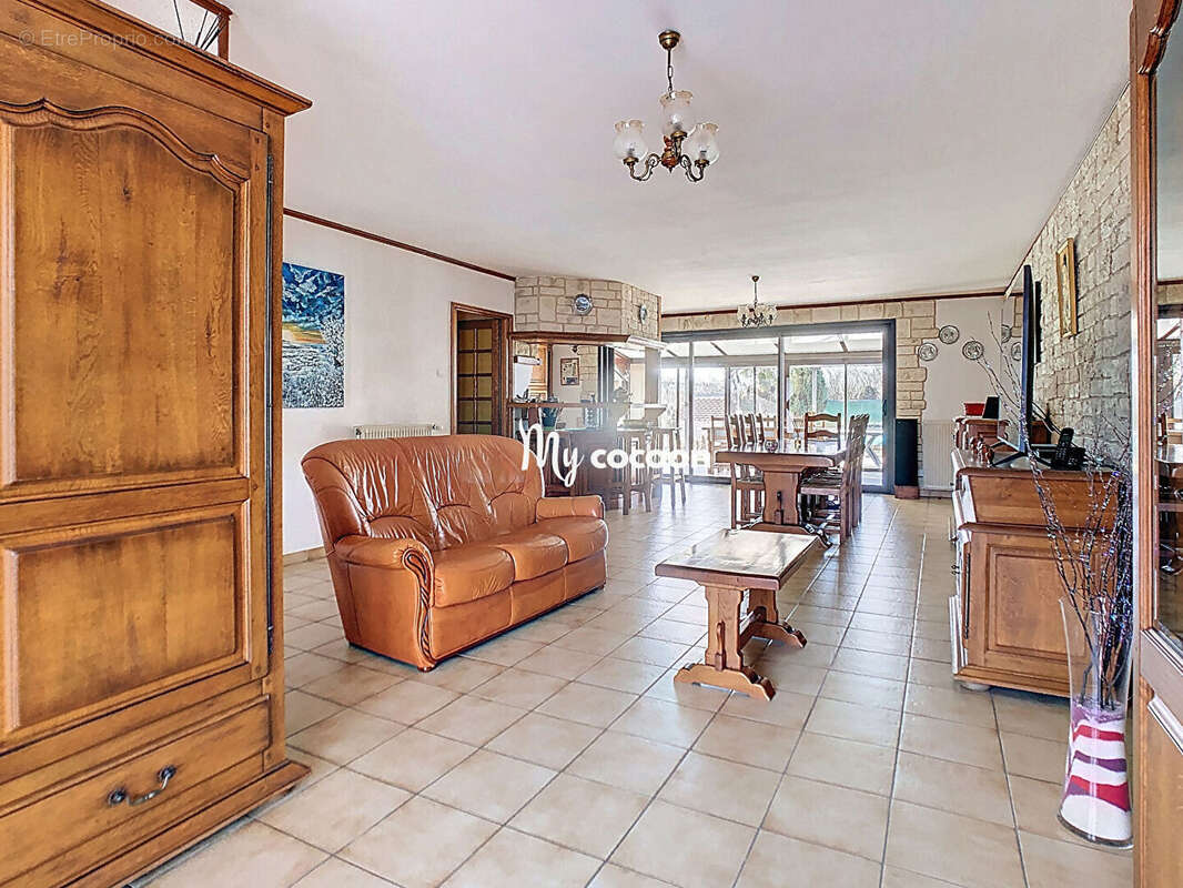 Maison - T5 - 141 m² - photo 10