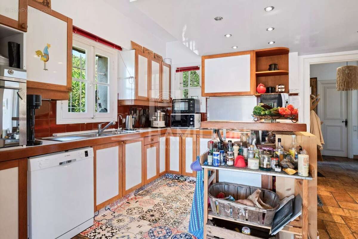 Biot villa avec vue, 4 chambres et une maison d'amis avec 2 cham - photo 6