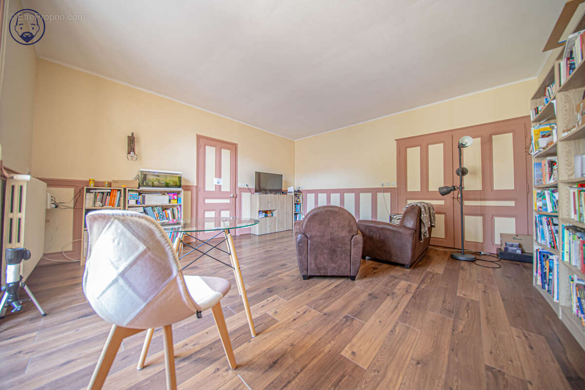 Maison de maître aux volumes généreux idéalement située sur l'axe Saint-Mihiel/Verdun - photo 9