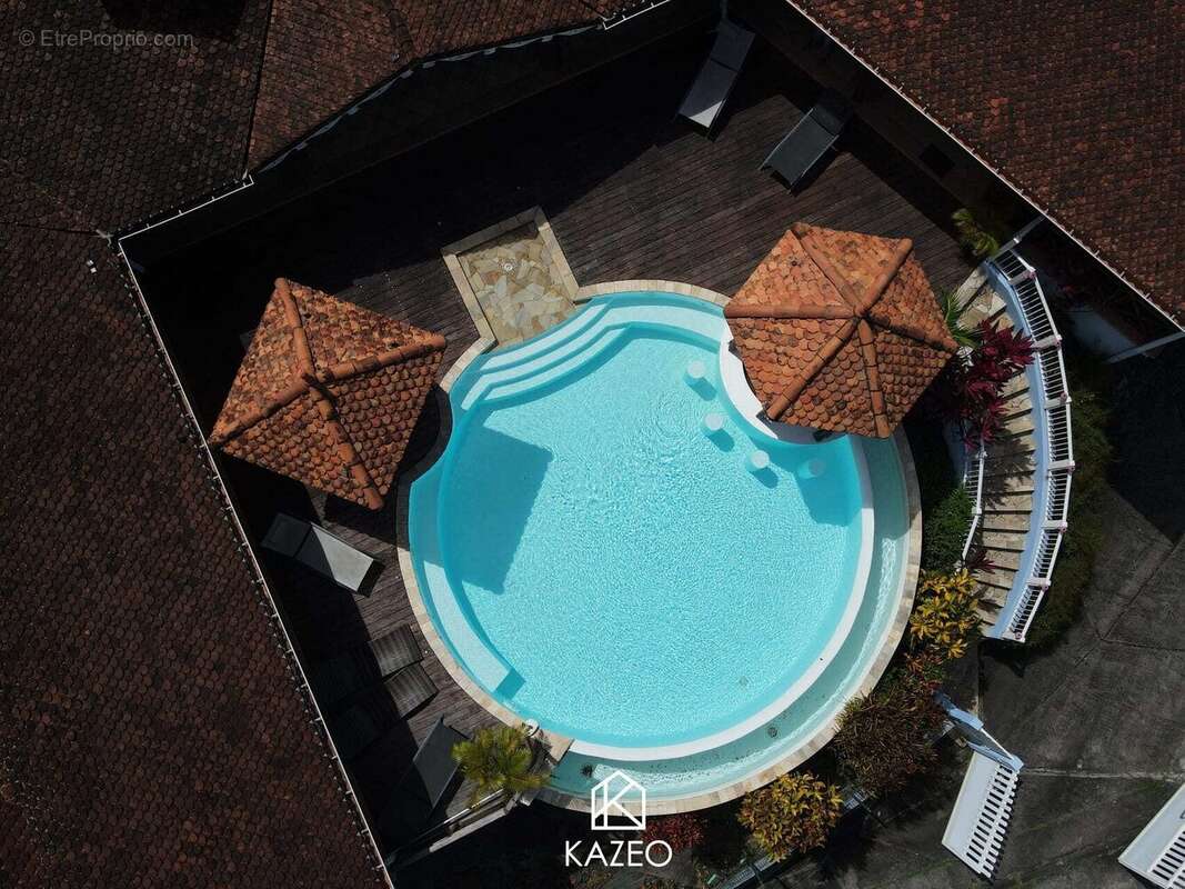 Maison à LES TROIS-ILETS