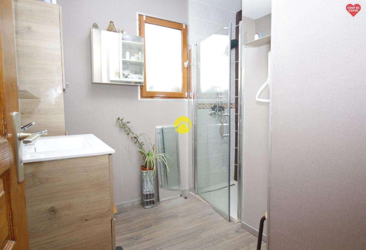 Maison à NERIS-LES-BAINS