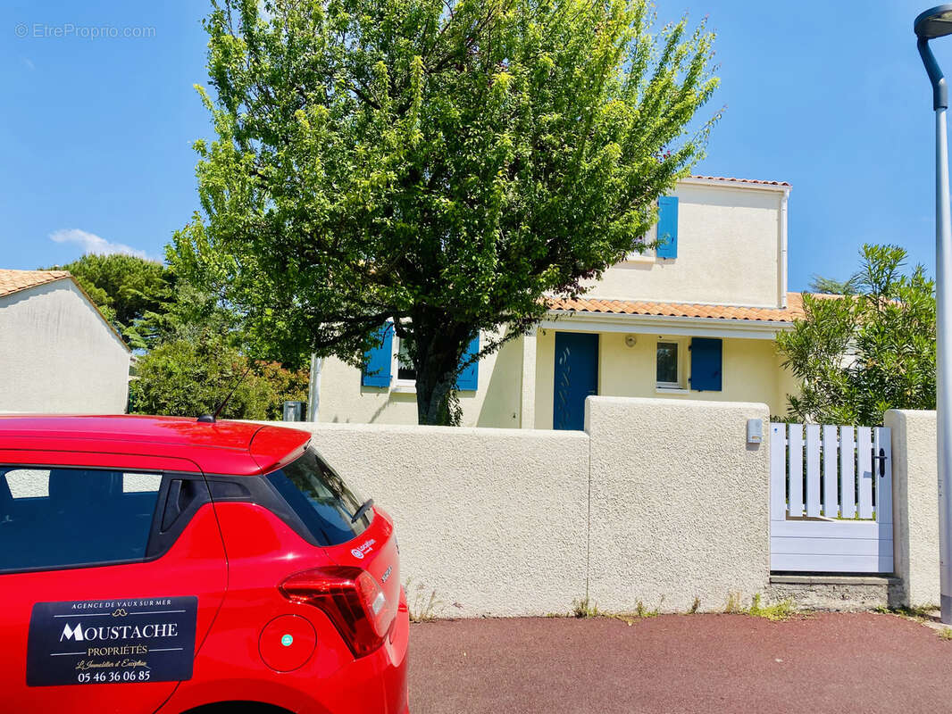 Maison à VAUX-SUR-MER