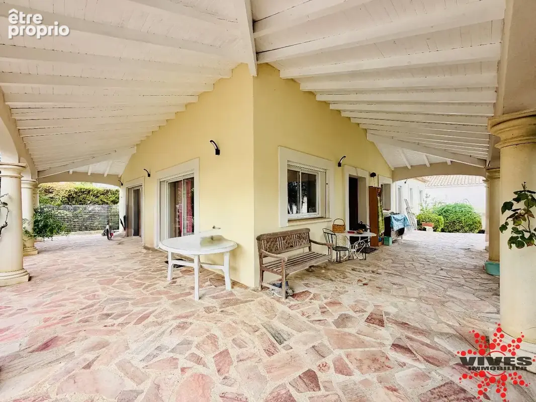 Maison traditionnelle T4 de plain-pied avec mezzanine et  piscine - photo 9