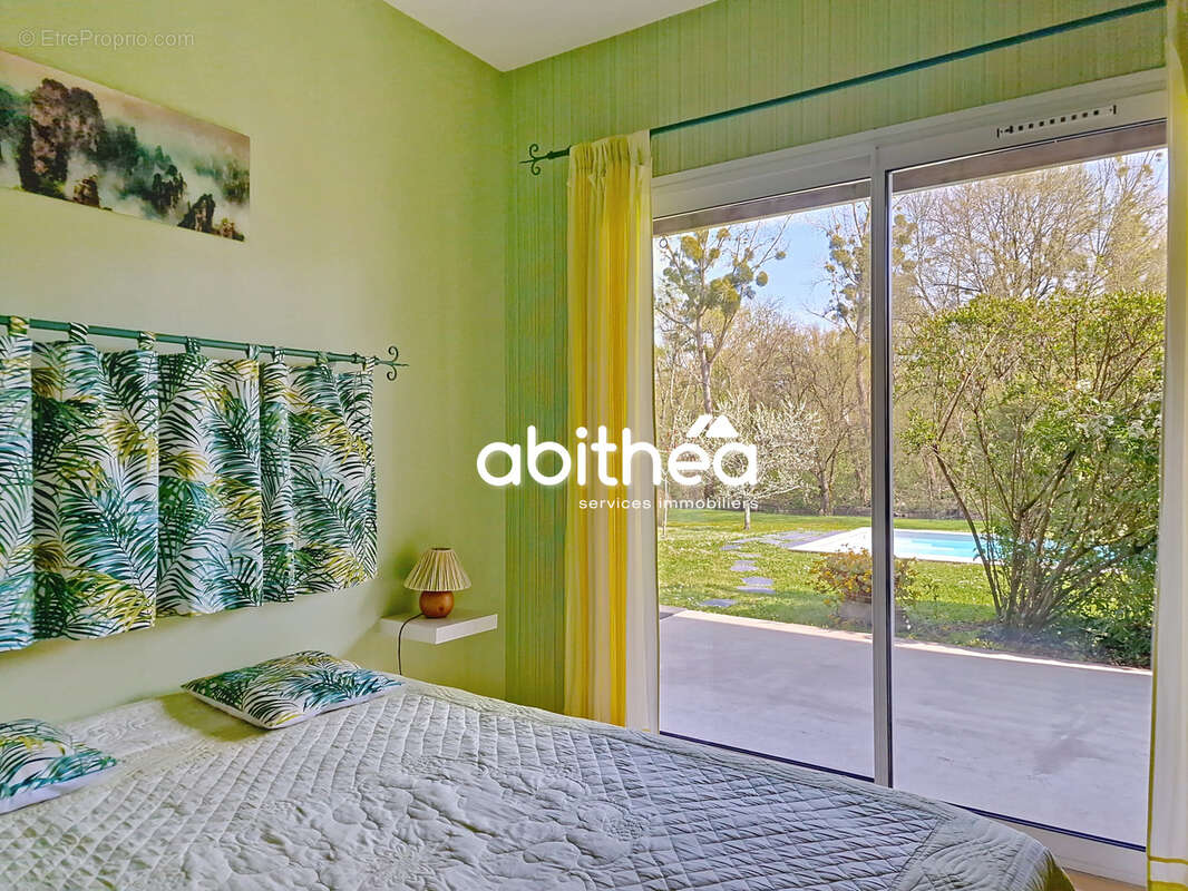 Contemporaine de 3 chambres  esprit loft  double garage  auvent camping car  couloir de nage  bief  pons - photo 16