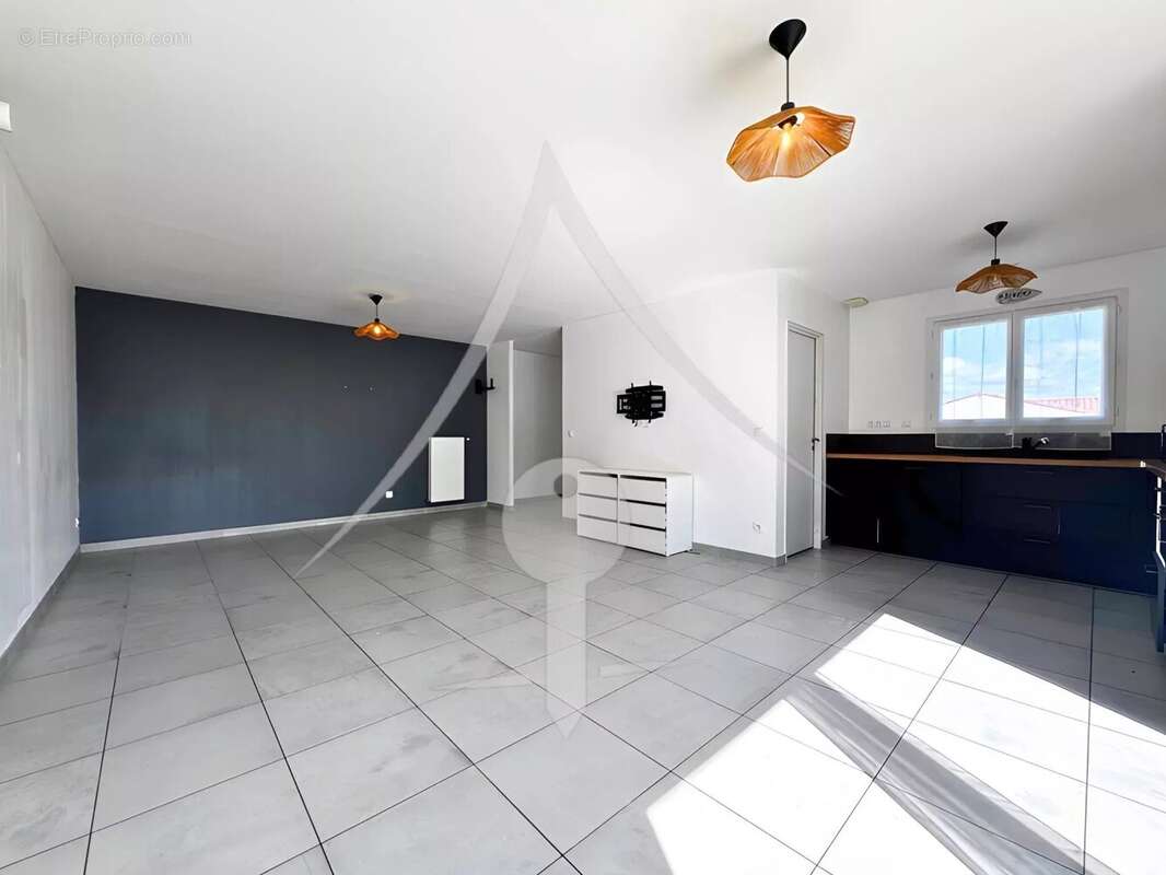 Maison à LAVERNOSE-LACASSE