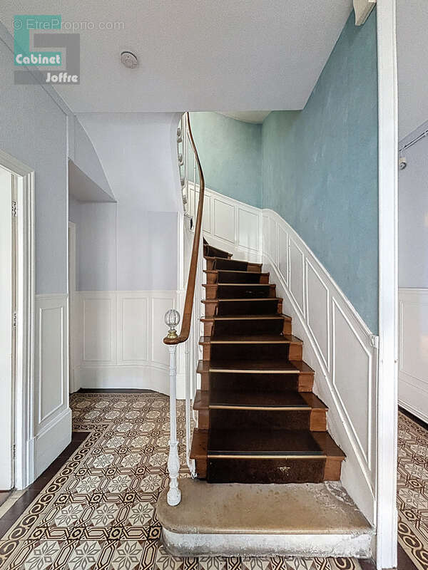 Maison à FONTAINEBLEAU