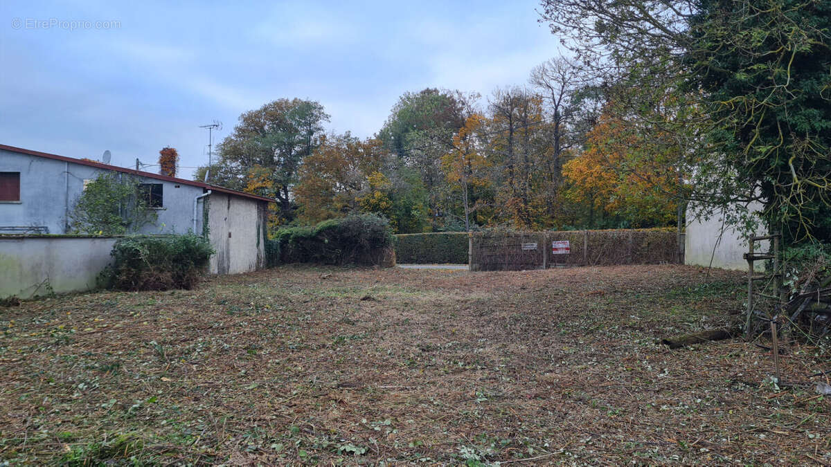 Terrain à MAINTENON