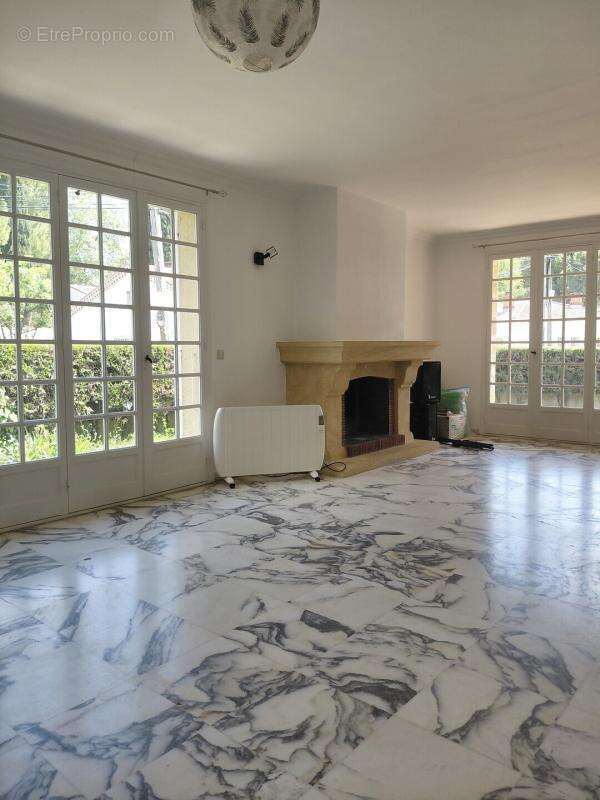 Villa plain pied  103 m² hab + garage sur 397 m² de terrain - photo 3
