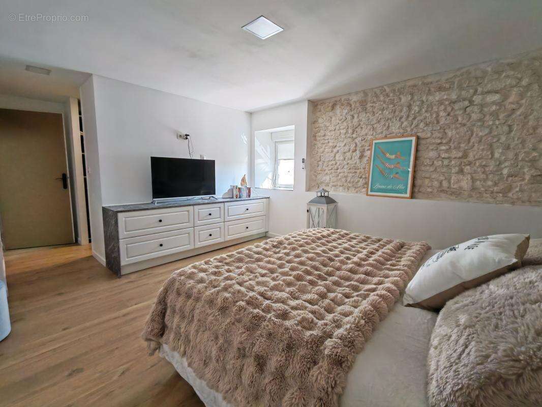 Maison à CROIX-CHAPEAU