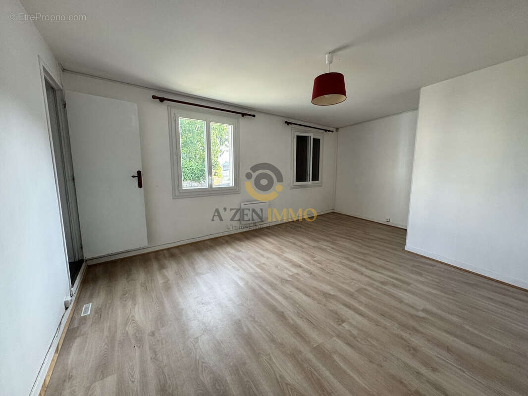 Maison à VERNOUX-EN-GATINE