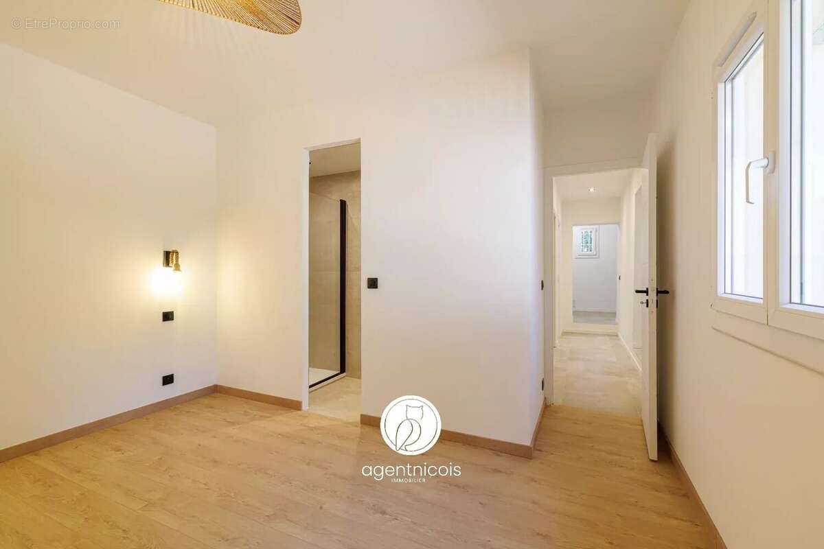 Appartement à SAINT-LAURENT-DU-VAR