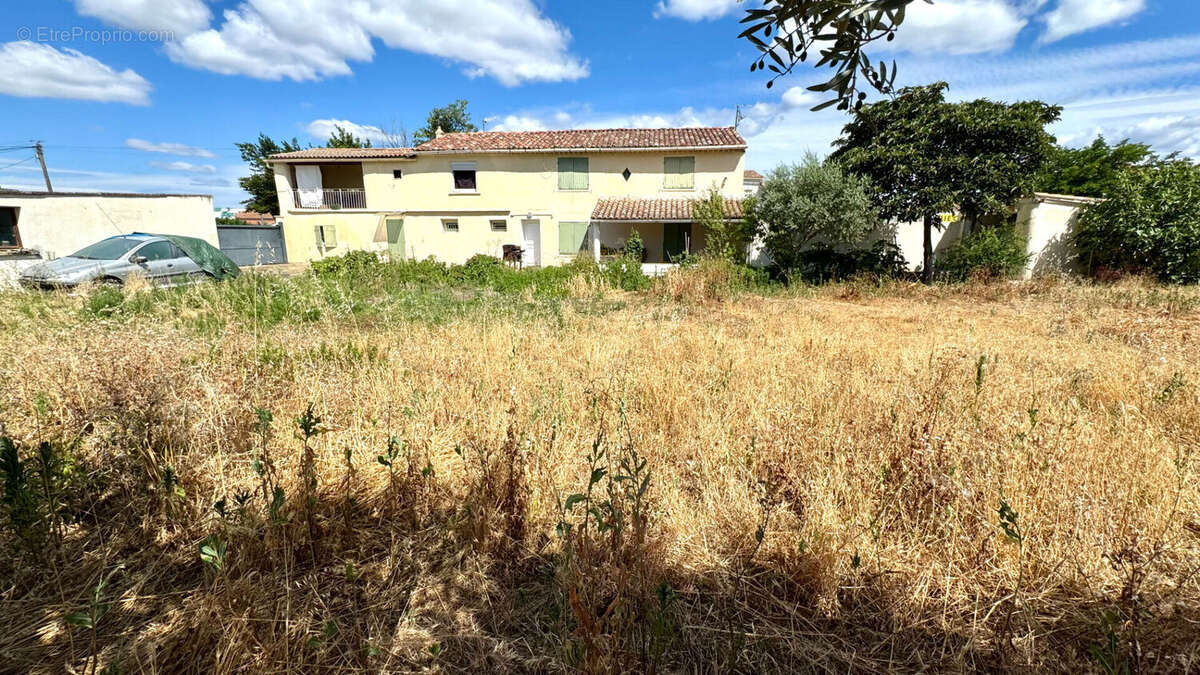 Terrain constructible de 927 m² pour promoteur. Emprise 50 %, hauteur 12  m. - photo 9