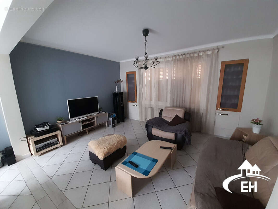 Ensemble immobilier - maison et batiment - photo 11