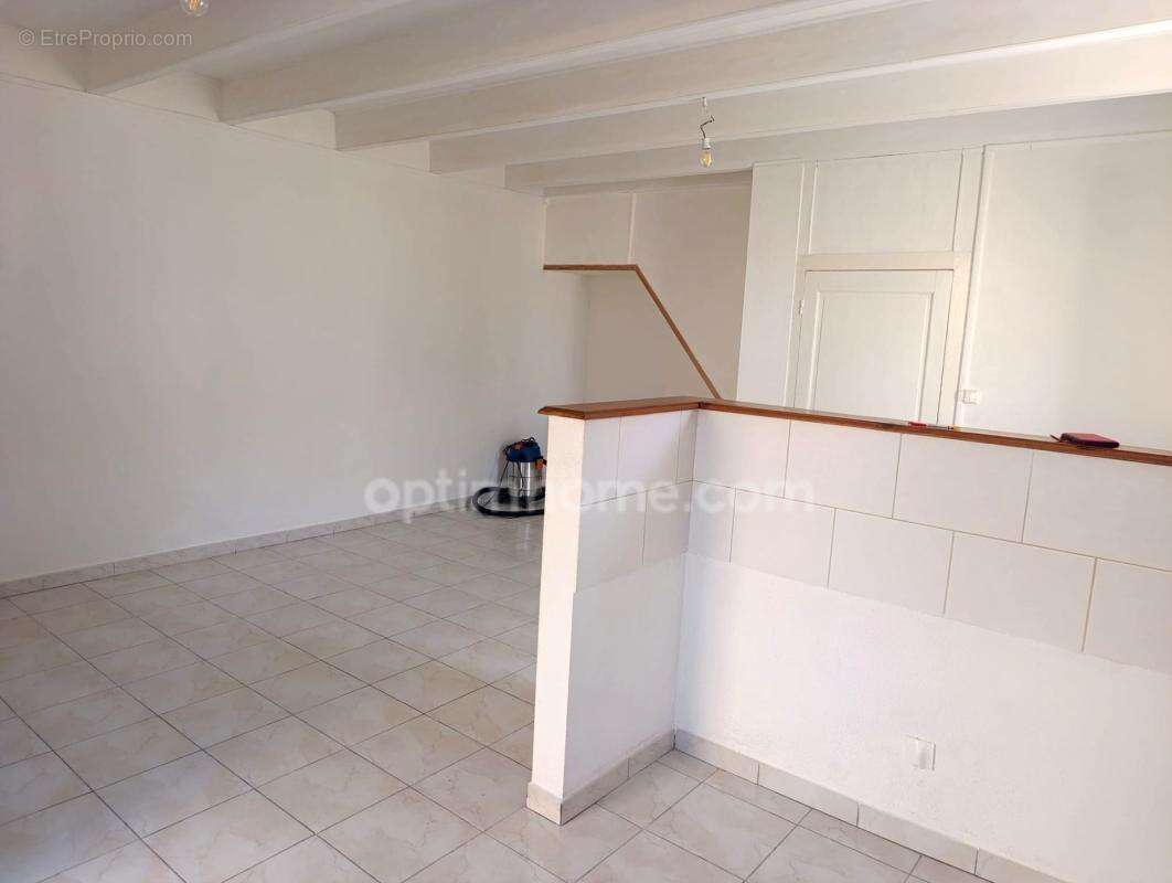 Petite maison rénovée au cœur du bourg - photo 5