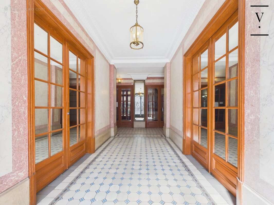 Appartement à PARIS-7E