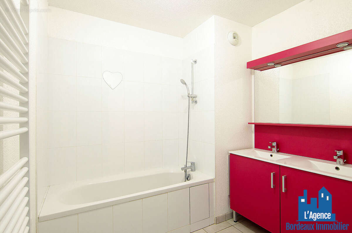 Appartement à VILLENAVE-D&#039;ORNON