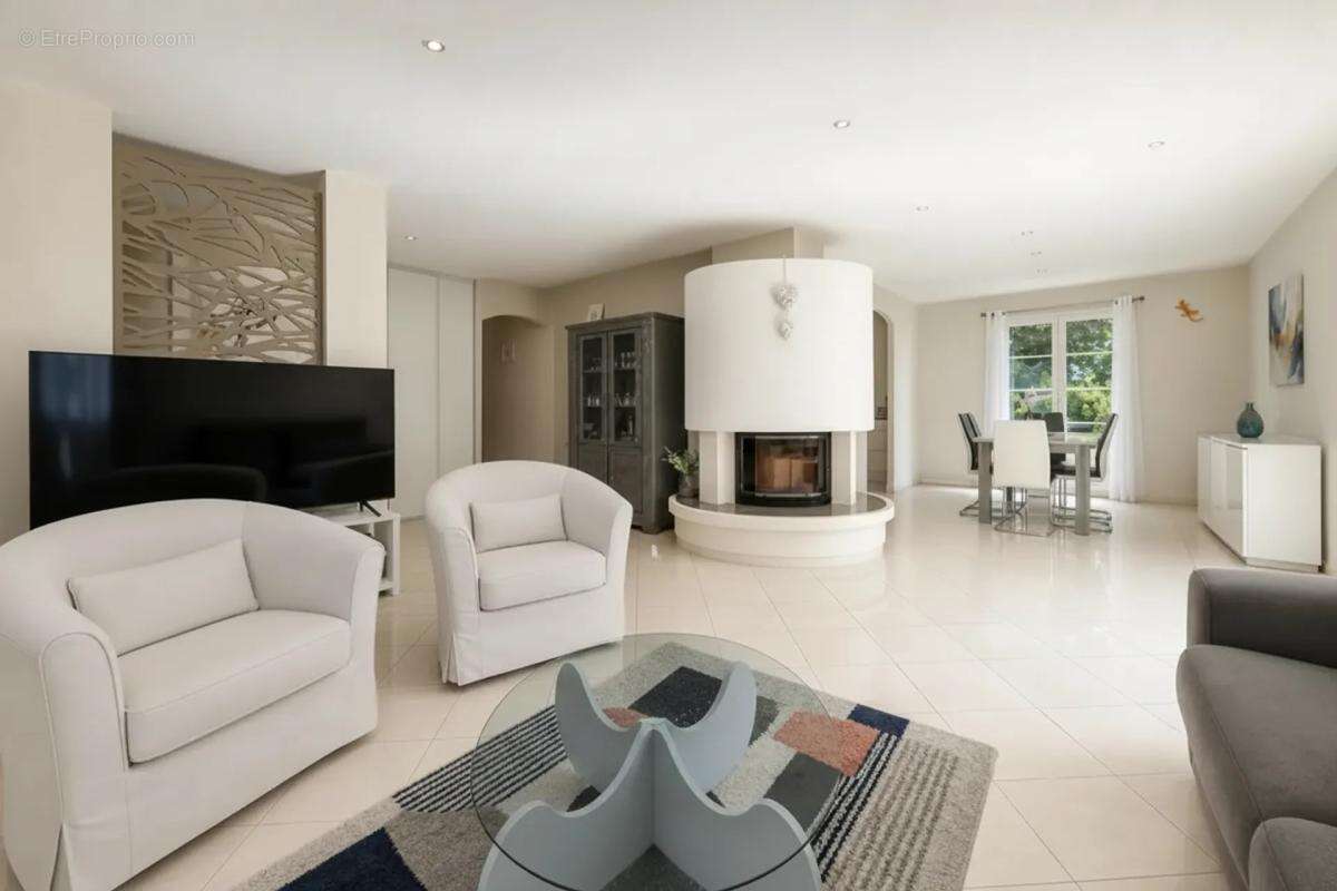 Maison plain-pied 5 pièces 114m² avec piscine - photo 3