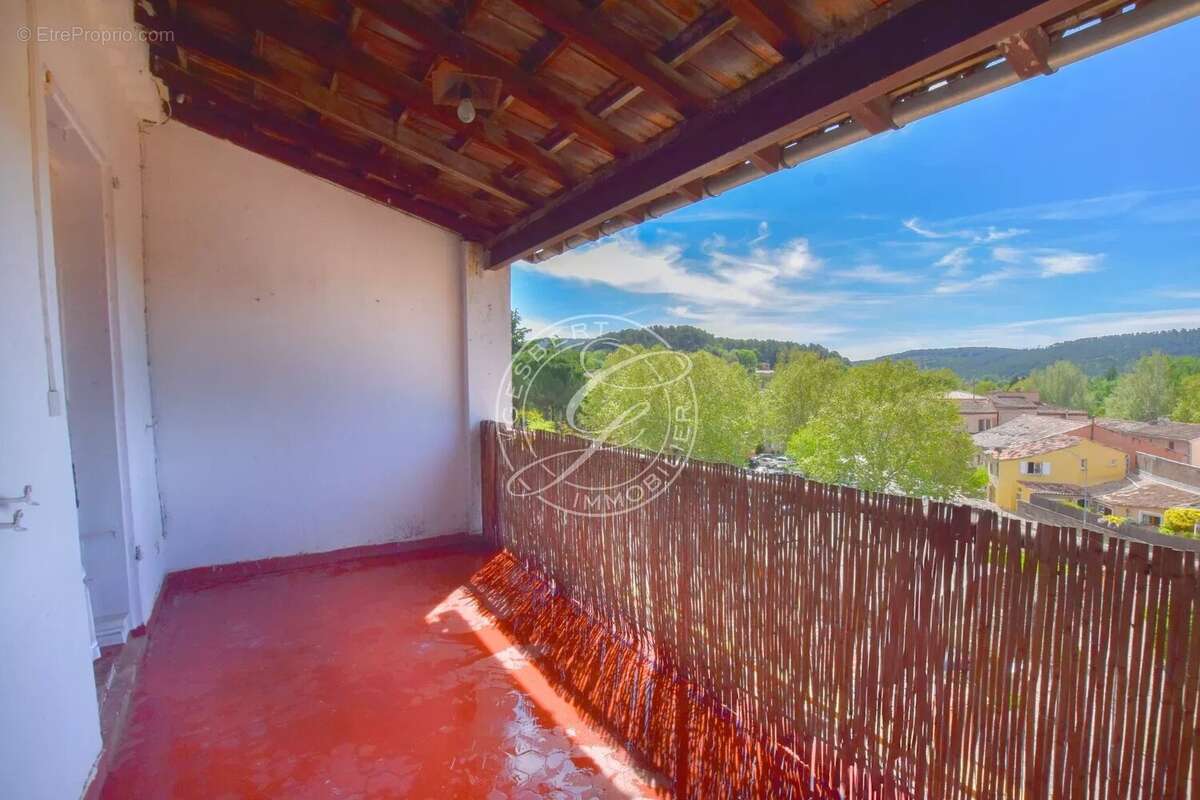 Appartement à SALERNES