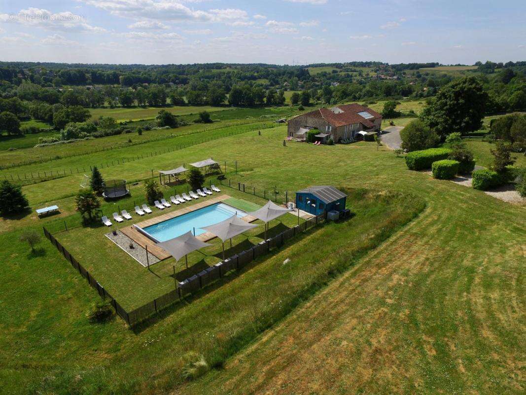 Maison à AVAILLES-LIMOUZINE