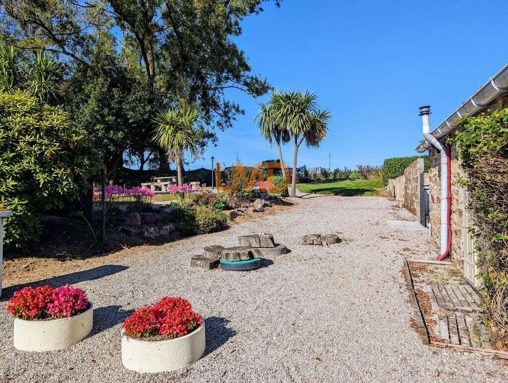 Maison à SAINT-COULITZ