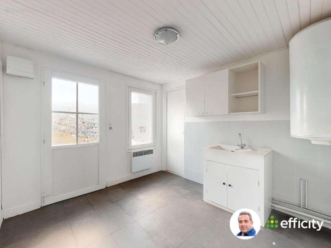 Maison à VALLON-EN-SULLY