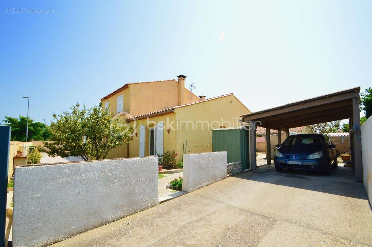 Maison à SAINT-LAURENT-DE-LA-SALANQUE