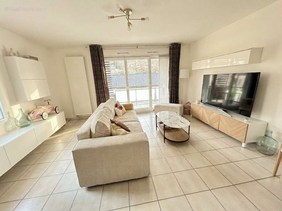 Appartement à ALLONZIER-LA-CAILLE