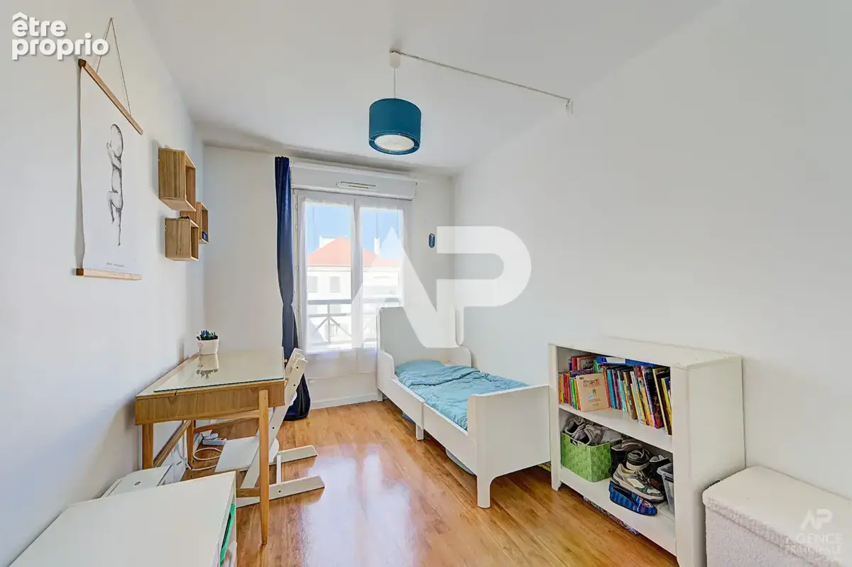 Appartement Rueil Malmaison 5 pièce(s) 98.36 m2 - photo 6