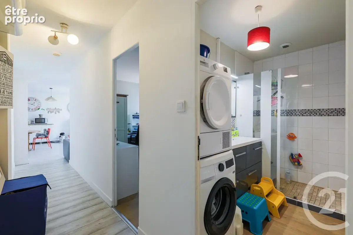 Appartement 83 m² à Fontaine  - photo 10
