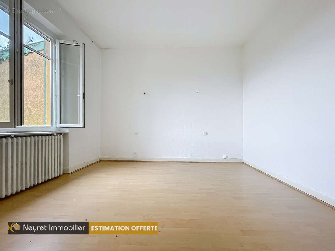 Maison à PIERRE-BENITE