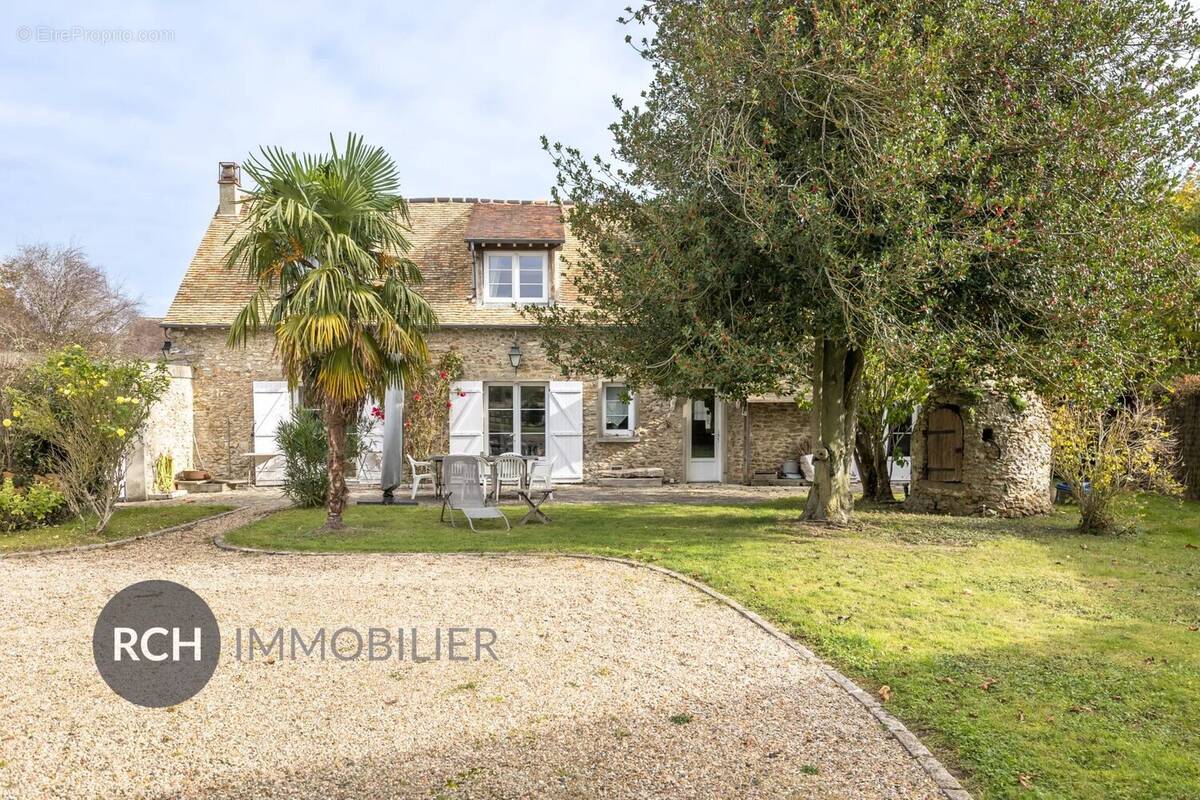 Maison à BAZAINVILLE