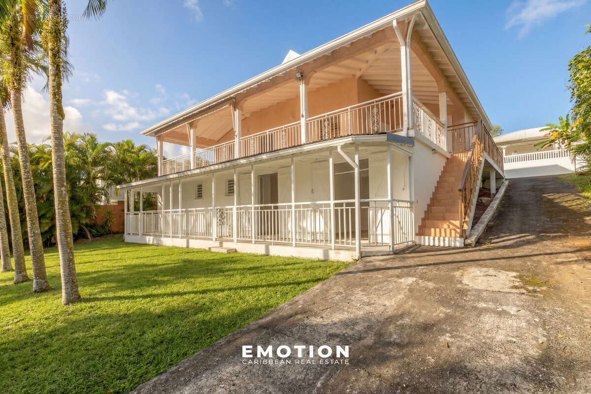 Maison à BAIE-MAHAULT