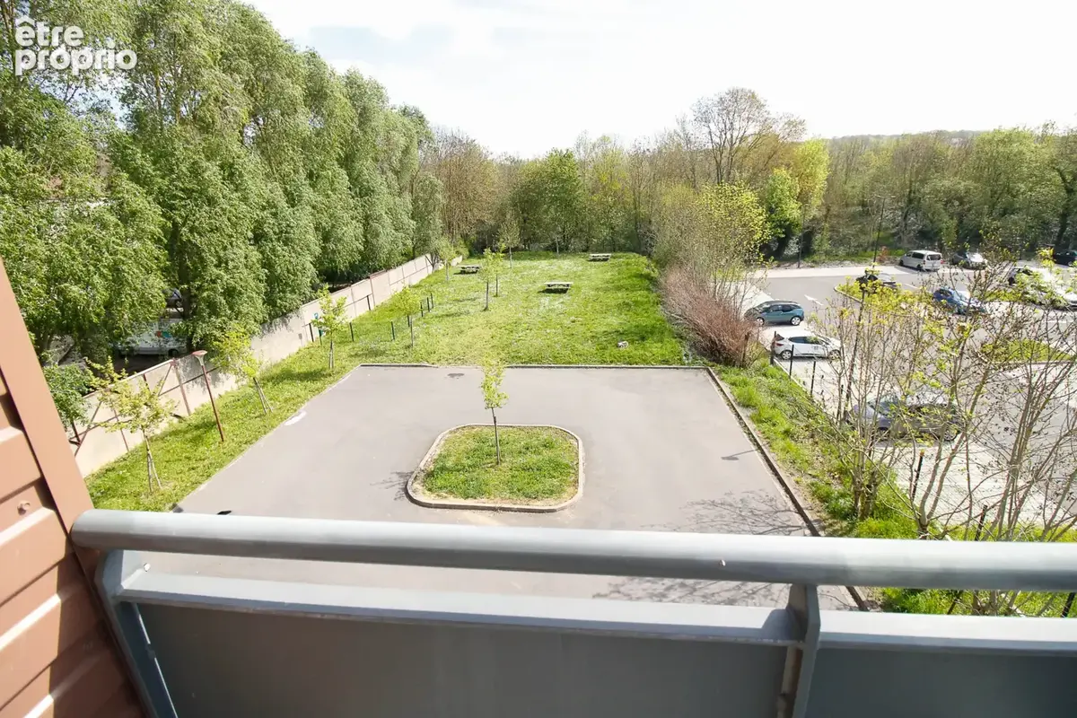 Appartement T2 avec balcon, parking sans vis à vis. - photo 11